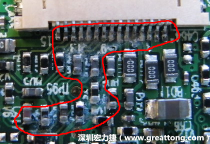 電路板疑似腐蝕氧化,懷疑電流異常過熱造成